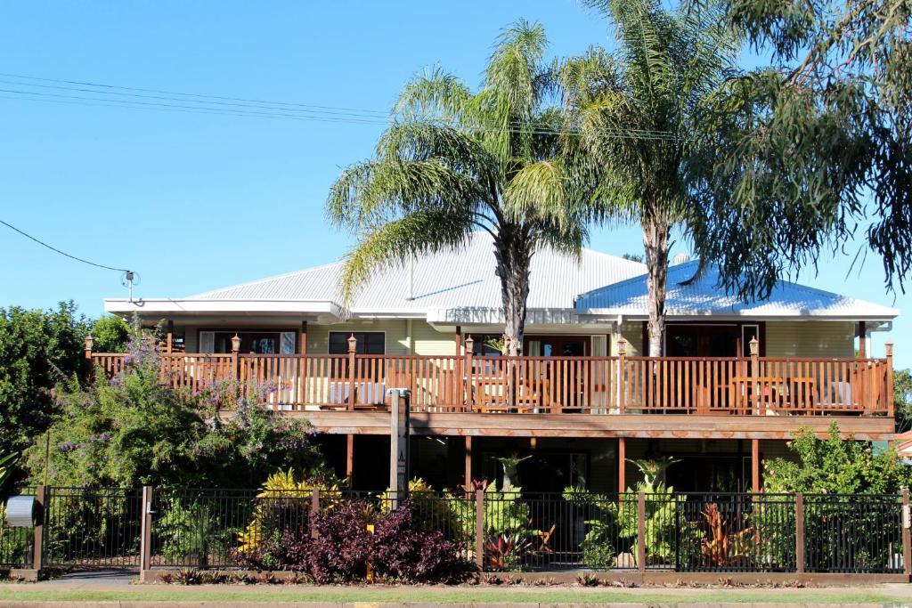 Five 3 Five Aparthotel Urangan Luaran gambar