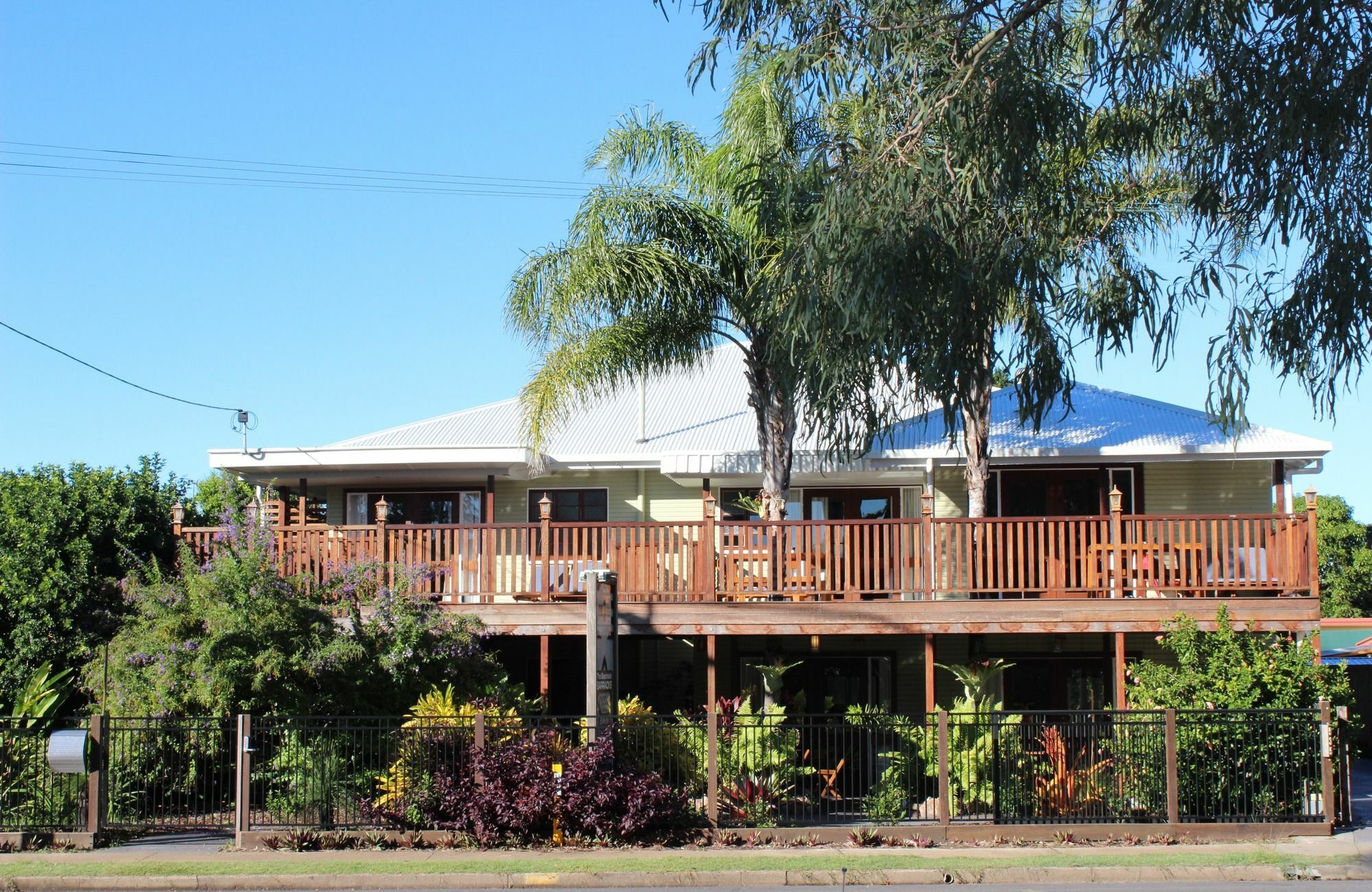 Five 3 Five Aparthotel Urangan Luaran gambar